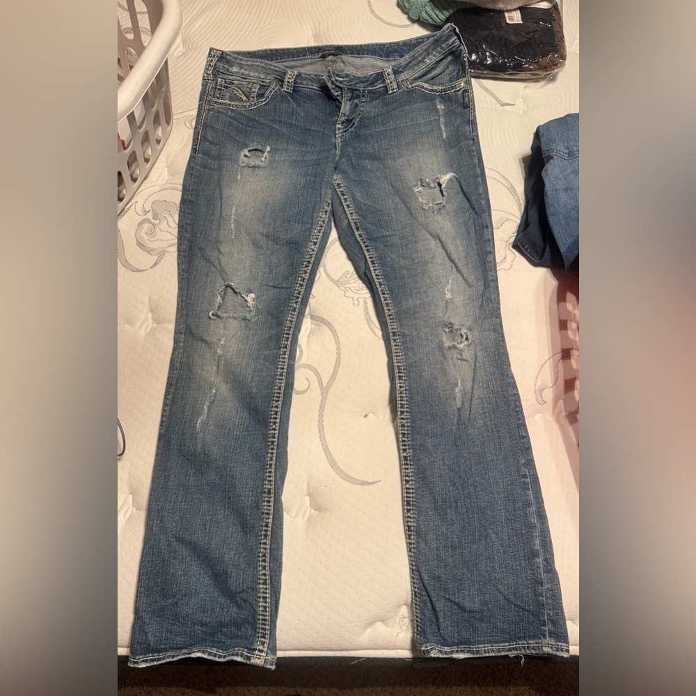Silver’s Distressed Women’s Jeans